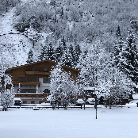 Hotel Kuenstleralm Капрун Экстерьер фото